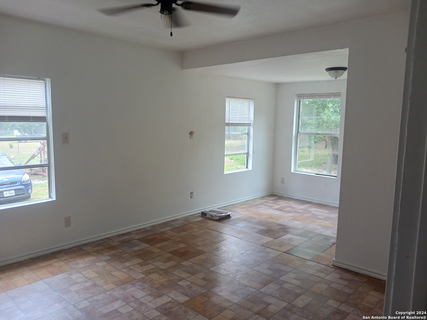 property viewer photo 6