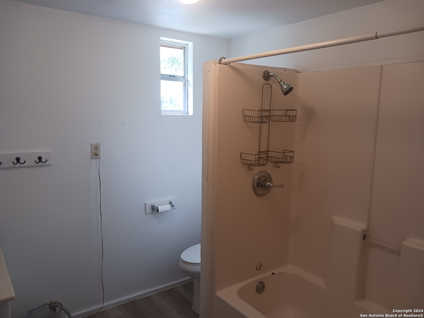 property viewer photo 7