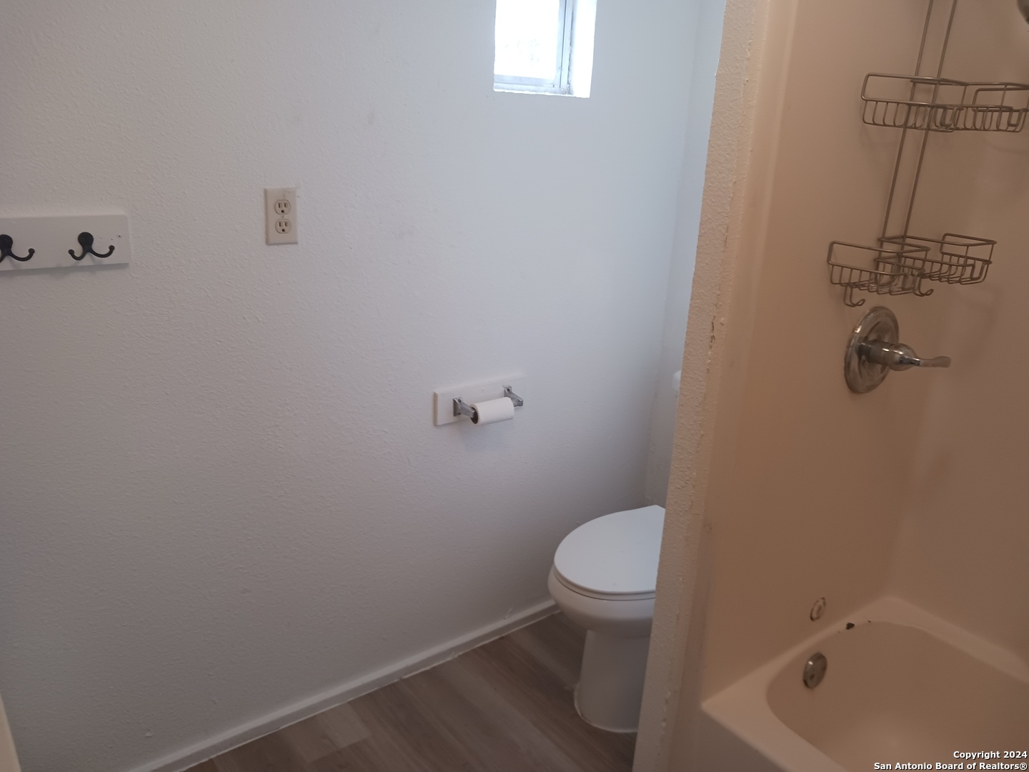 property viewer photo 9