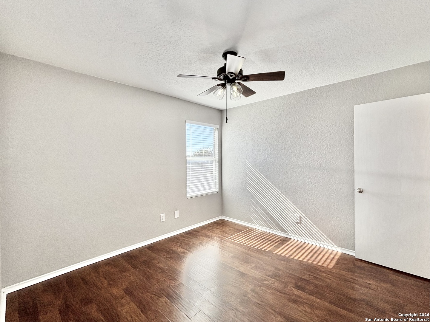 property viewer photo 14