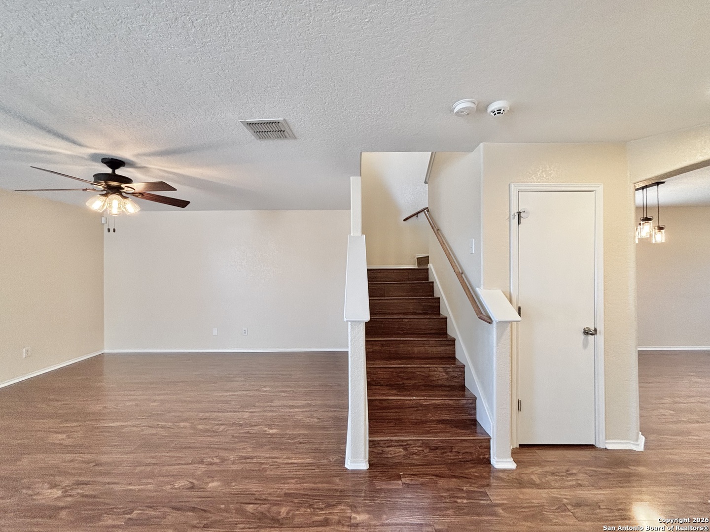 property viewer photo 3