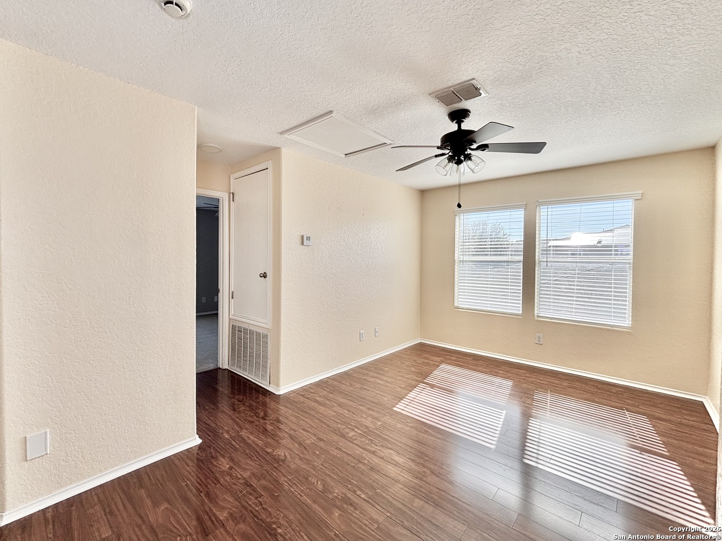 property viewer photo 9
