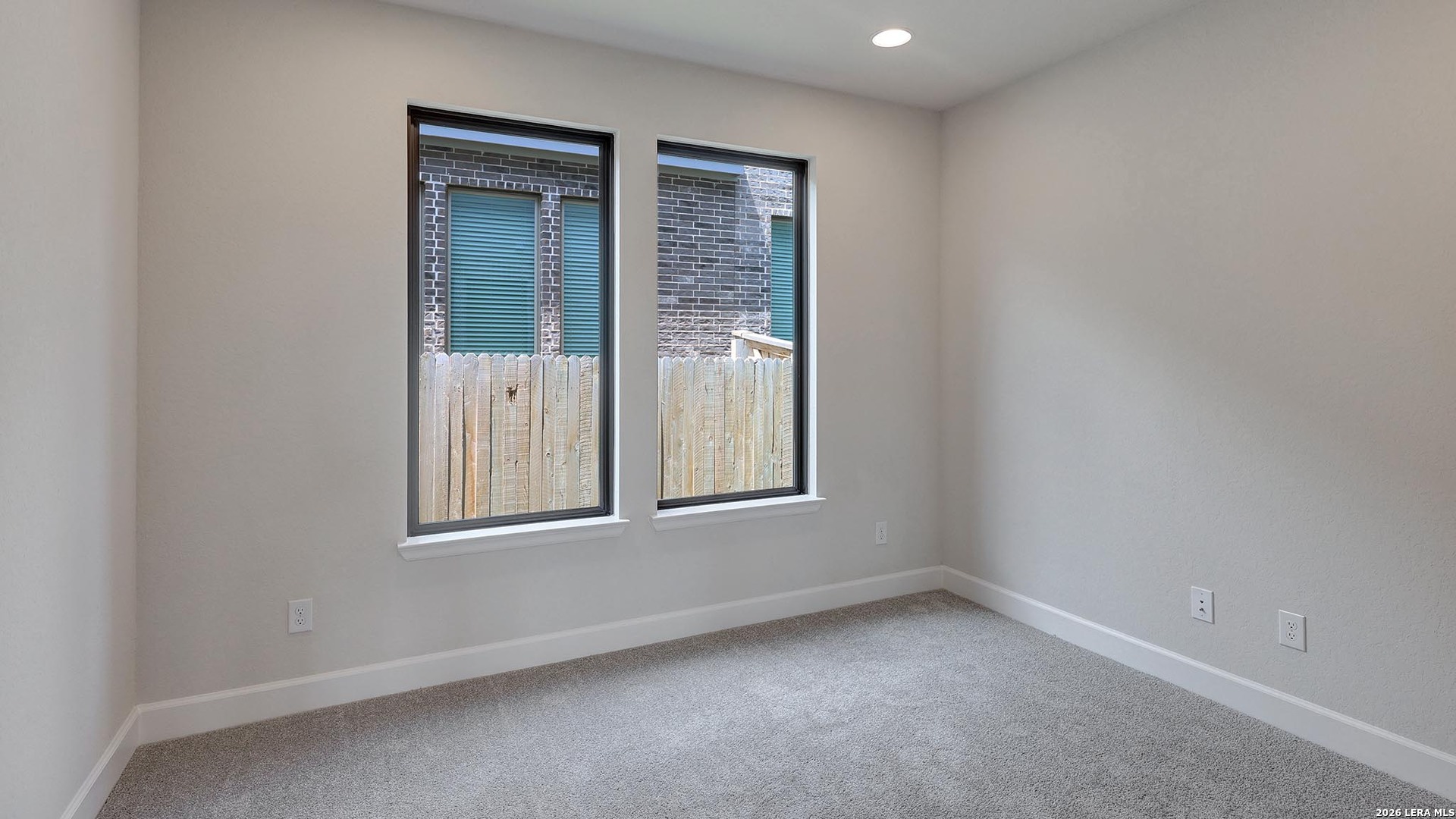 property viewer photo 16