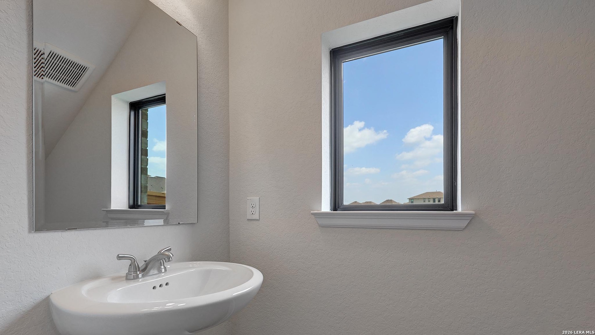 property viewer photo 19