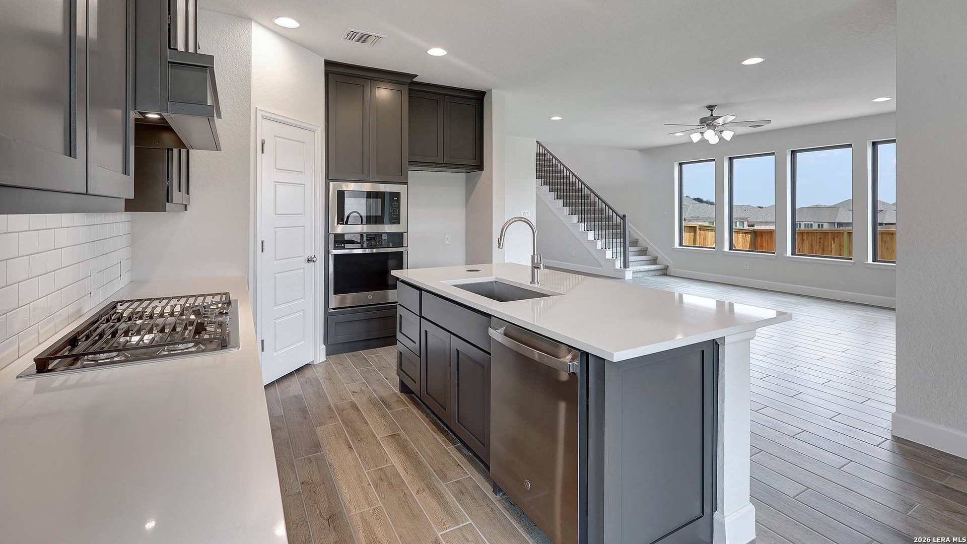 property viewer photo 9
