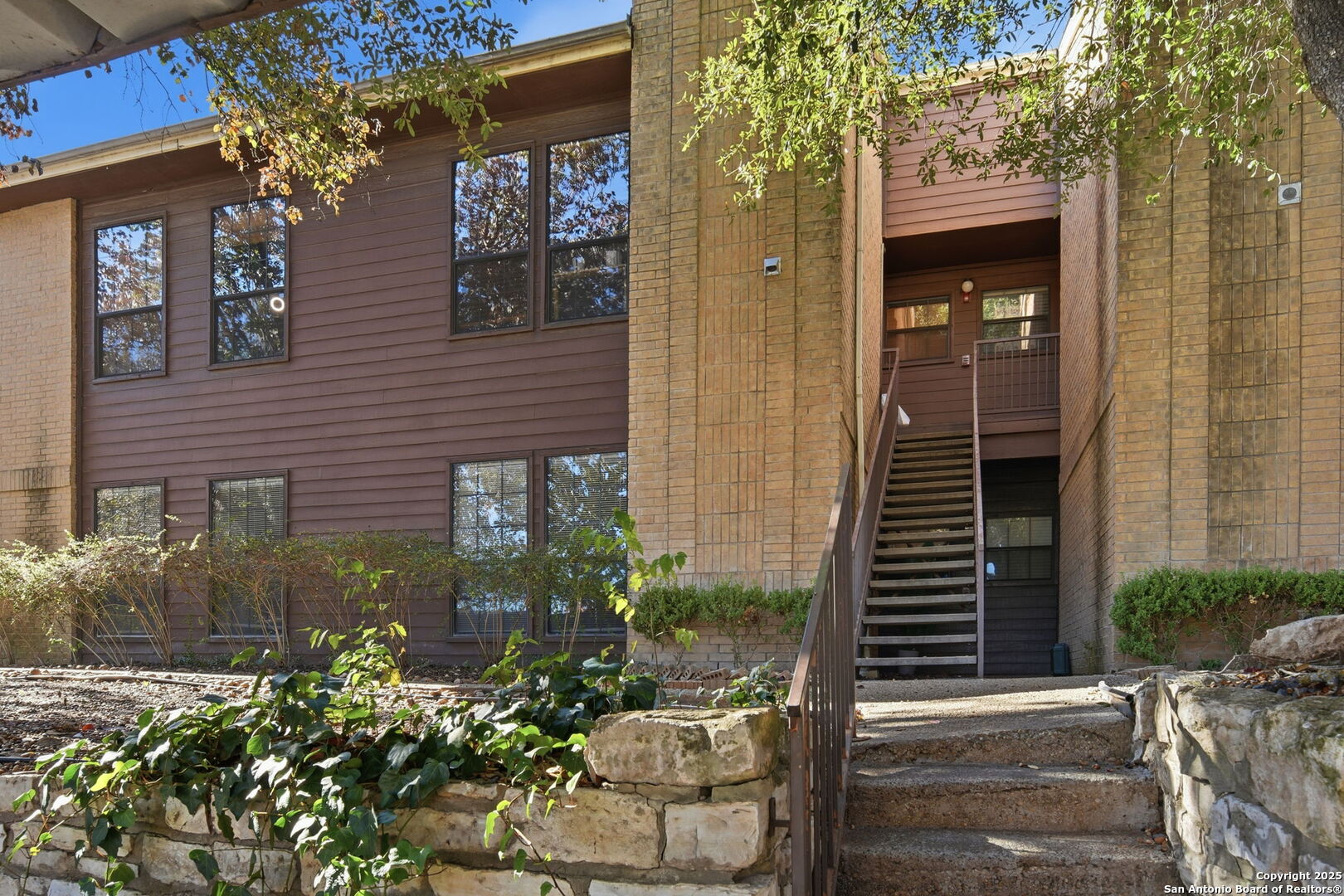 property viewer photo 1