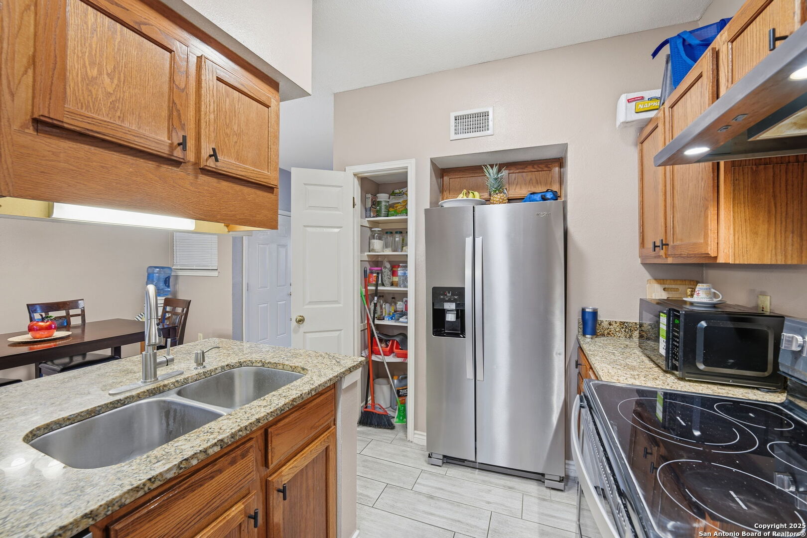 property viewer photo 12