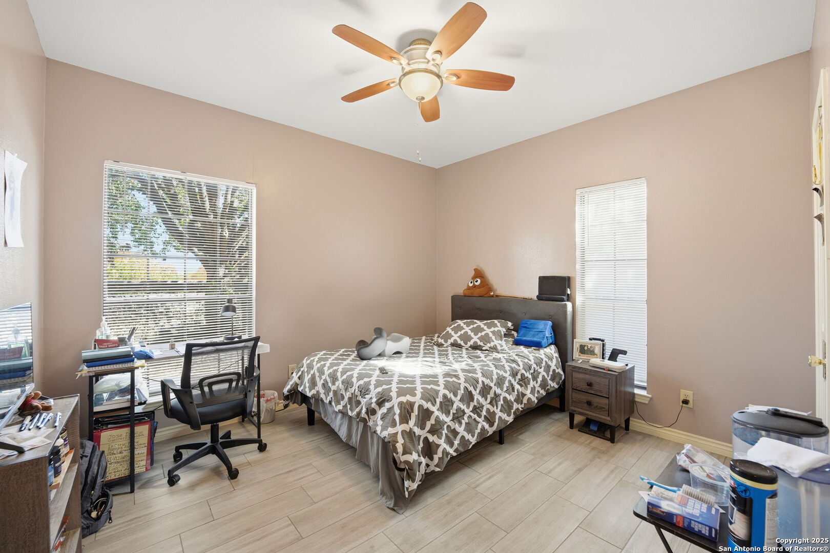 property viewer photo 25