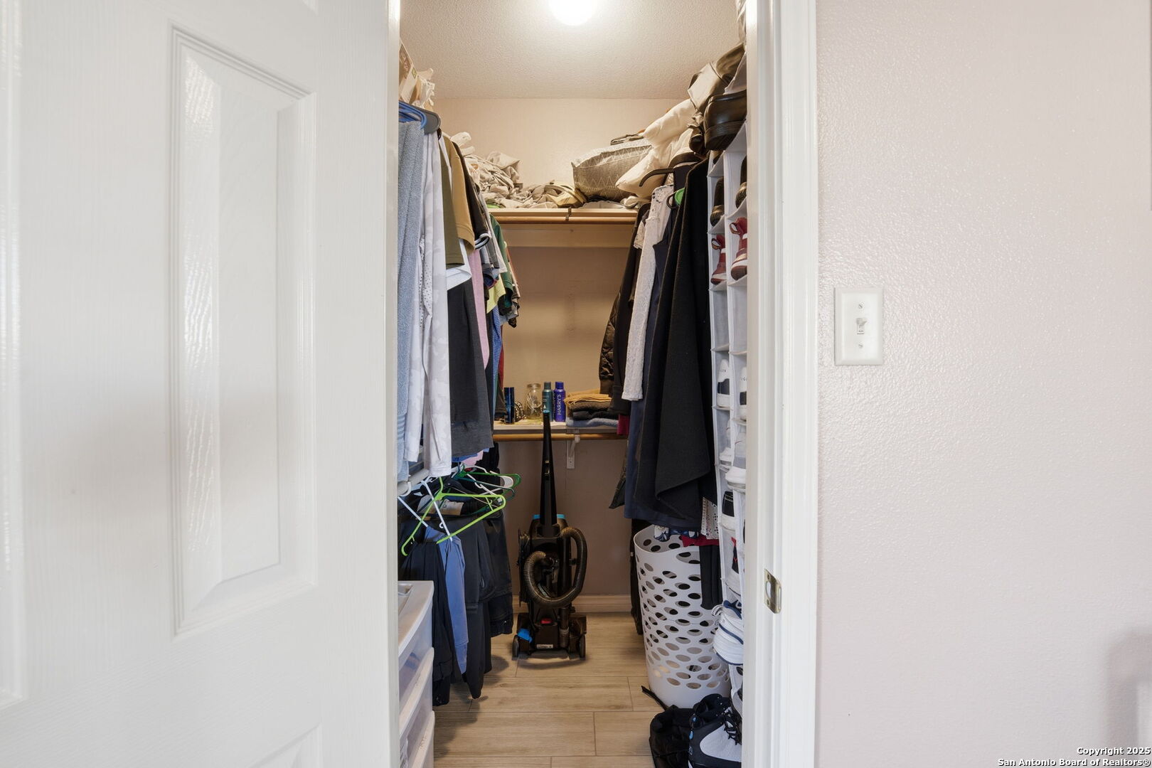 property viewer photo 27