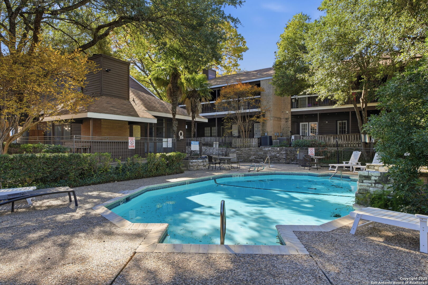 property viewer photo 3
