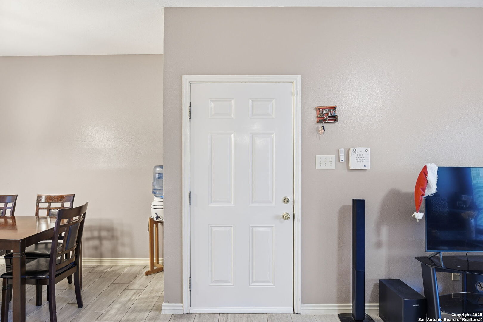 property viewer photo 7