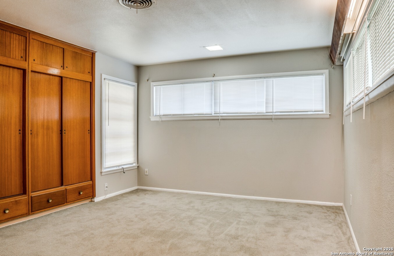property viewer photo 2