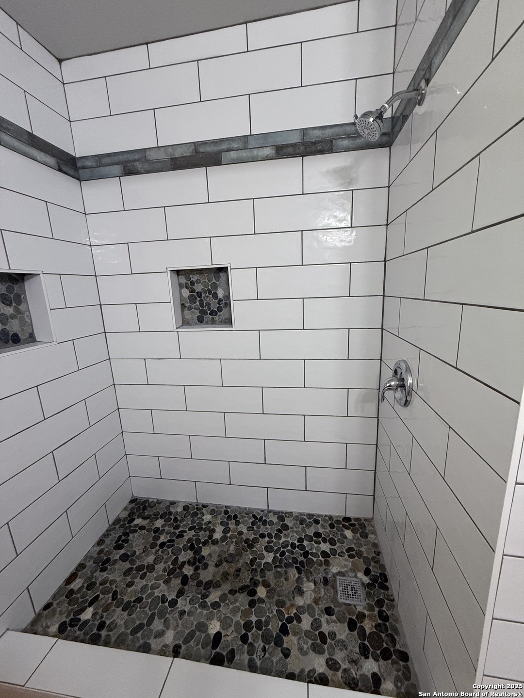 property viewer photo 15
