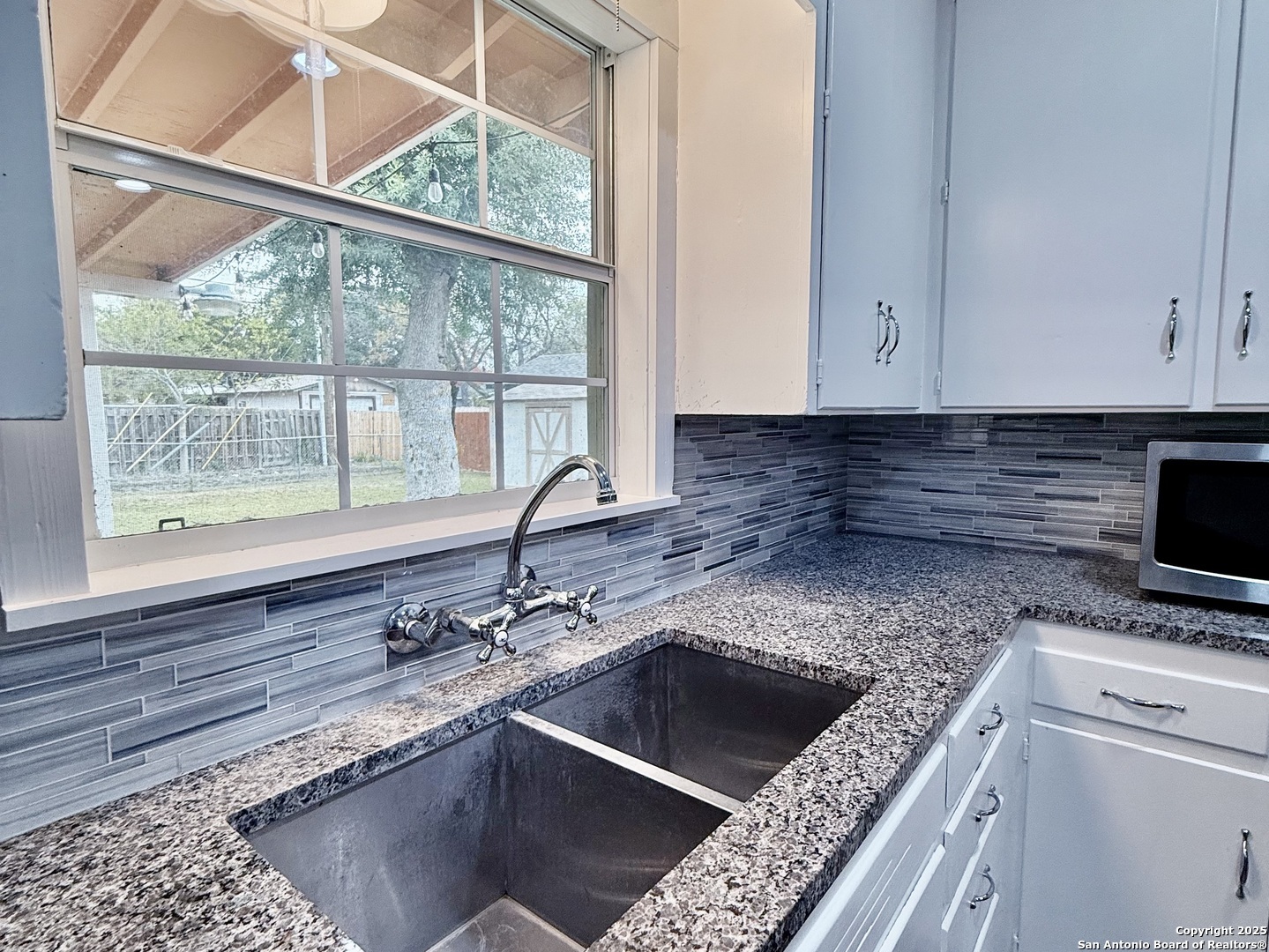 property viewer photo 17