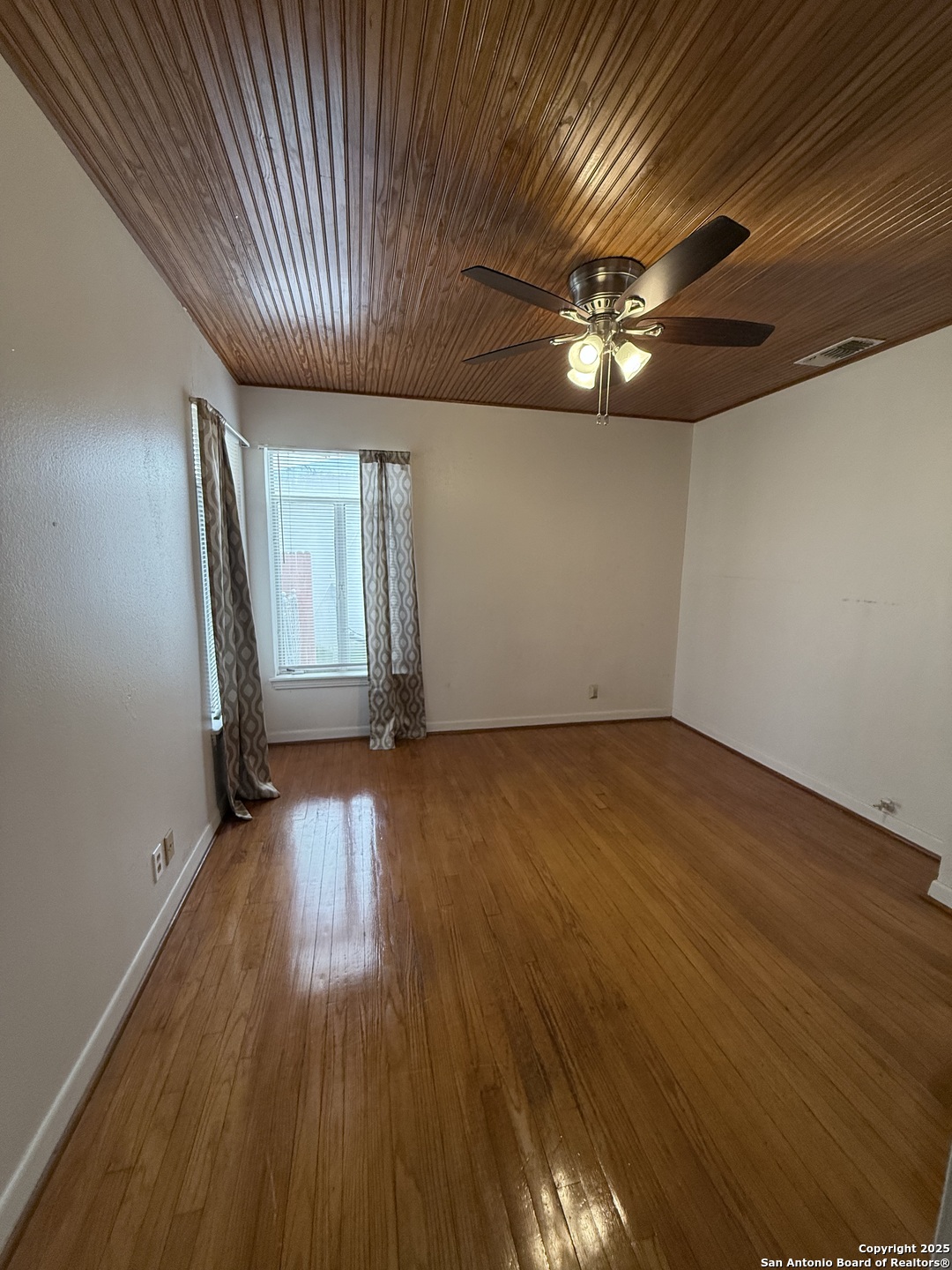 property viewer photo 18