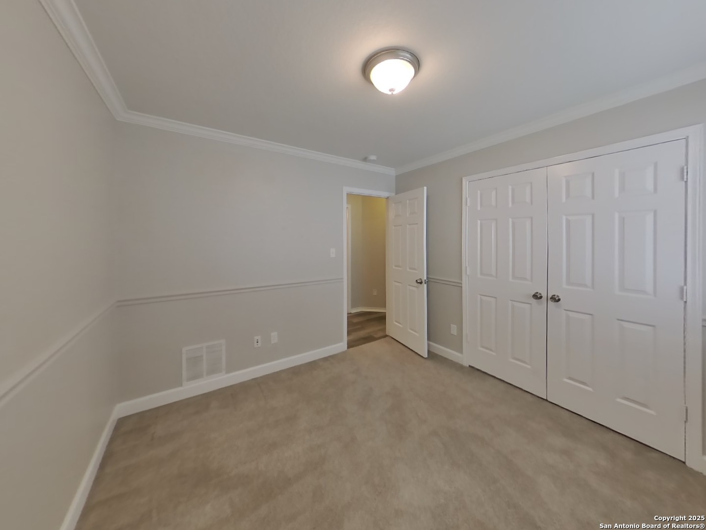 property viewer photo 12