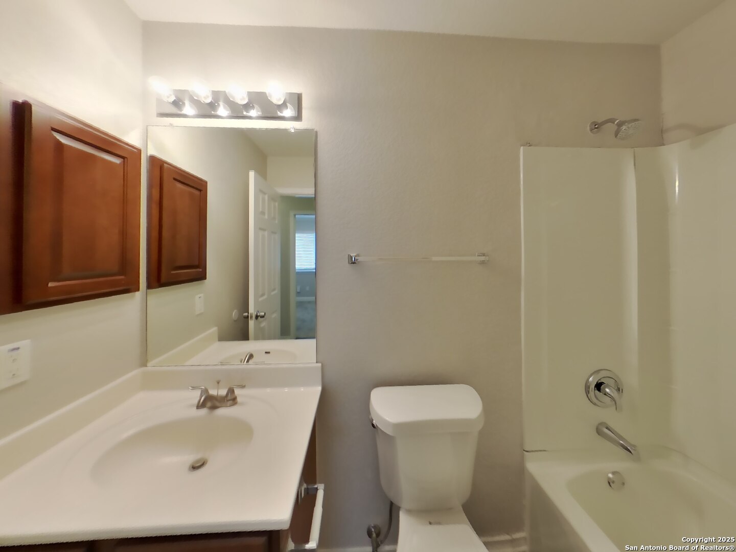 property viewer photo 13
