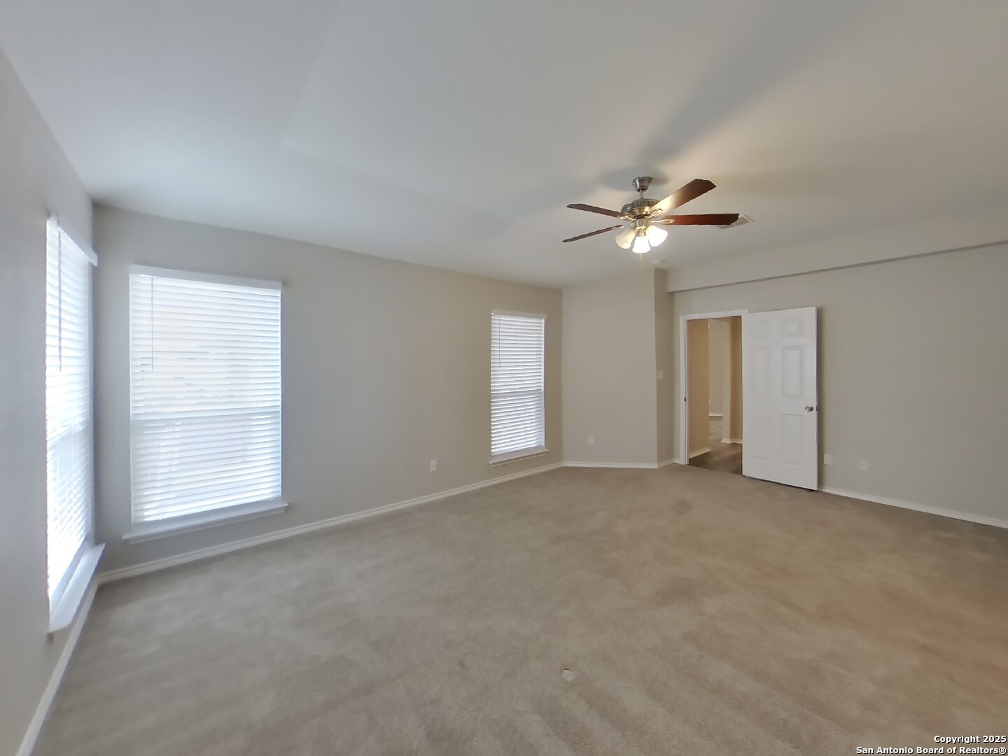 property viewer photo 5