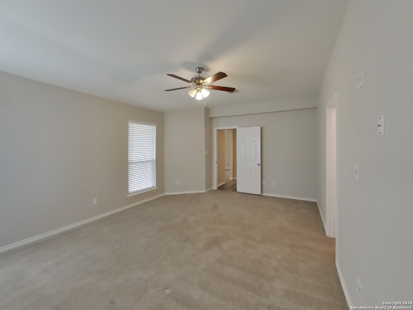 property viewer photo 6