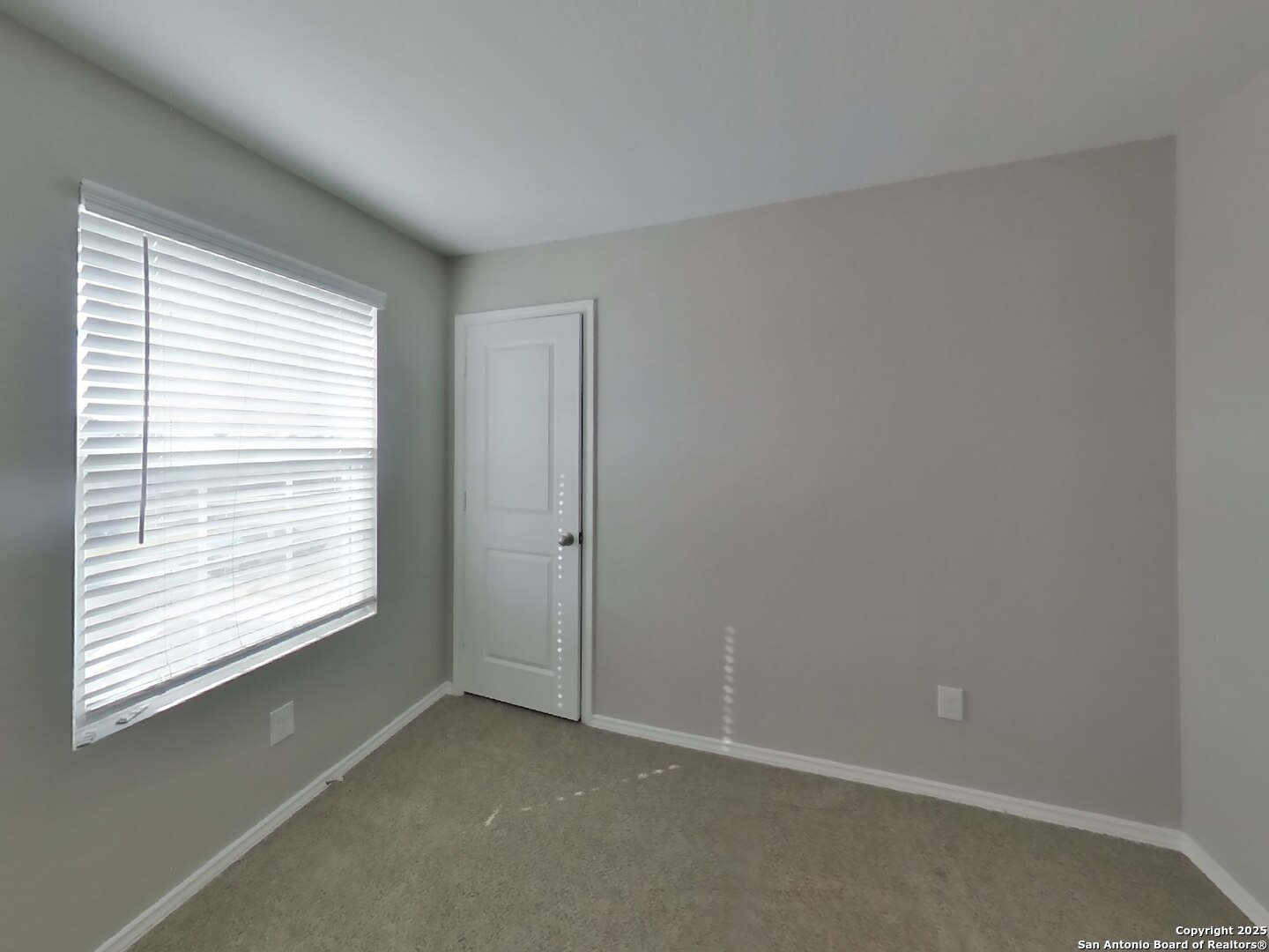 property viewer photo 11