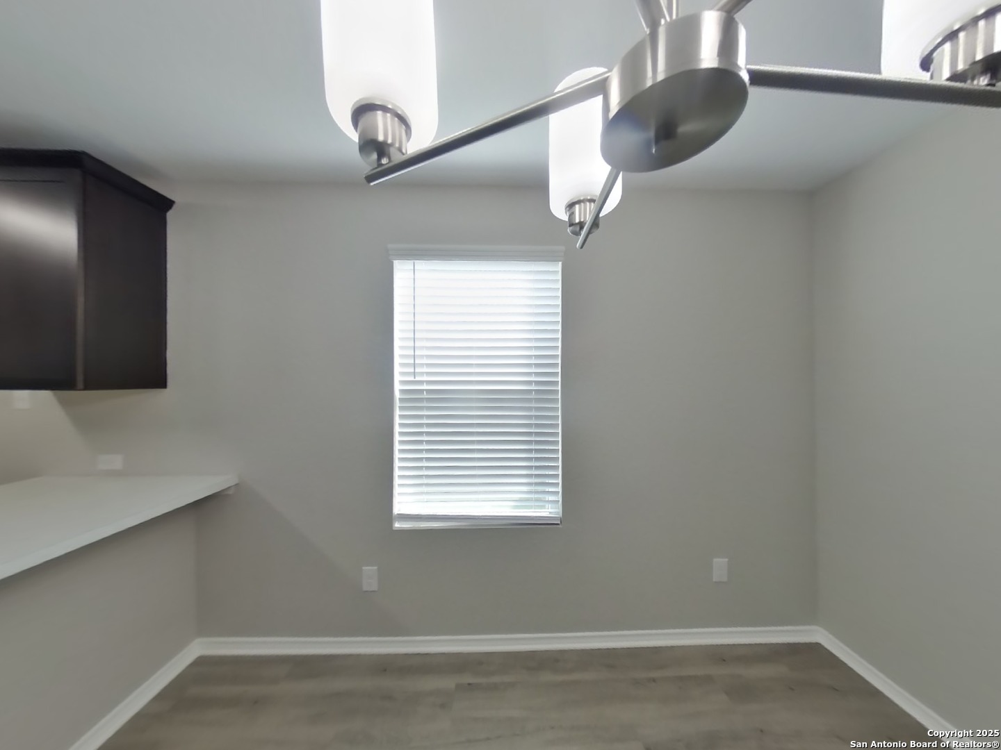 property viewer photo 2