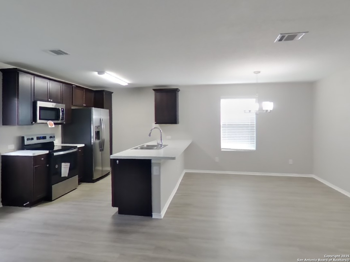 property viewer photo 3
