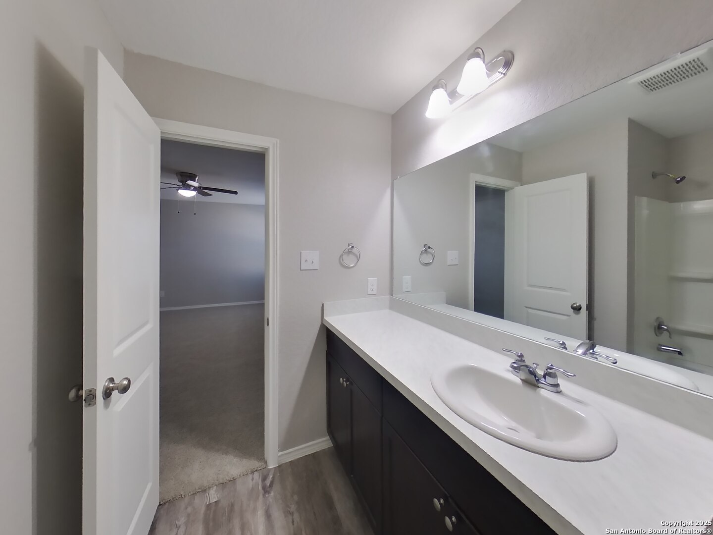 property viewer photo 6