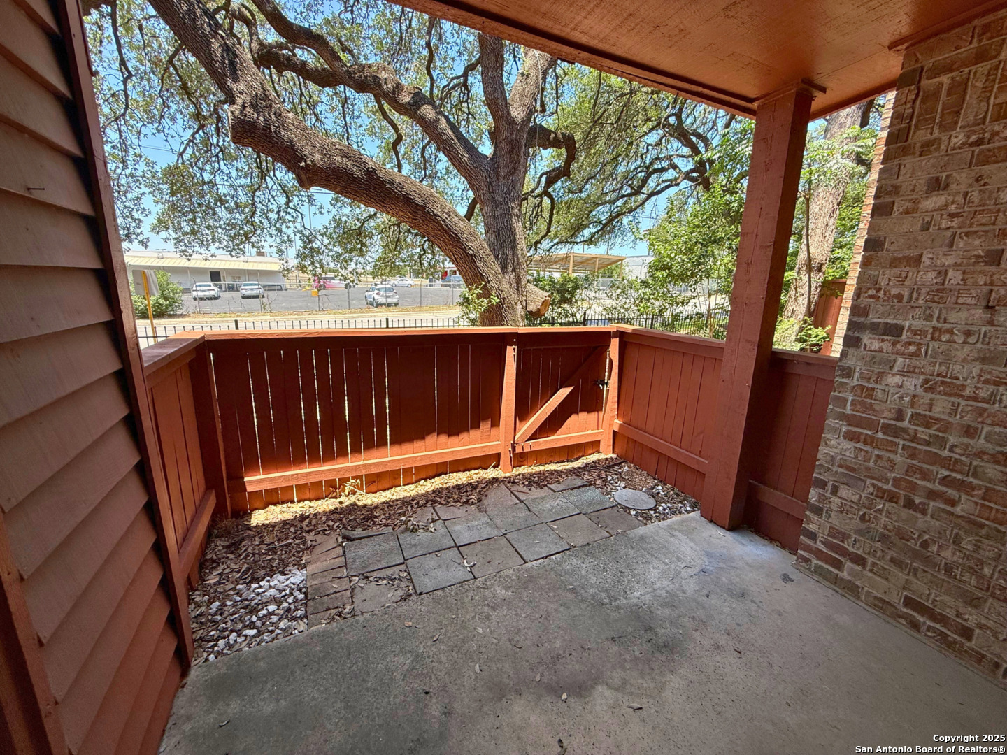 main property photo 15