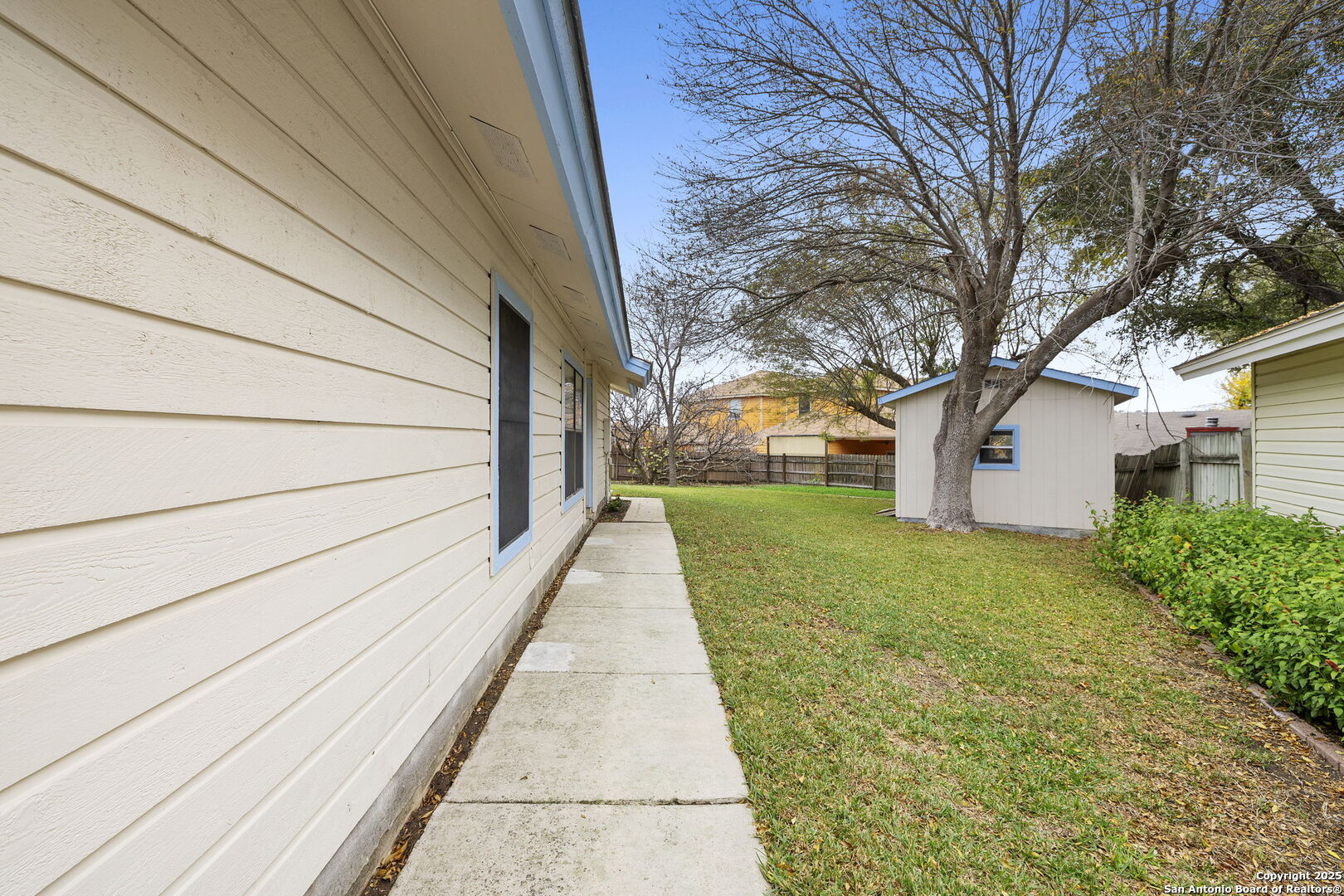 main property photo 25