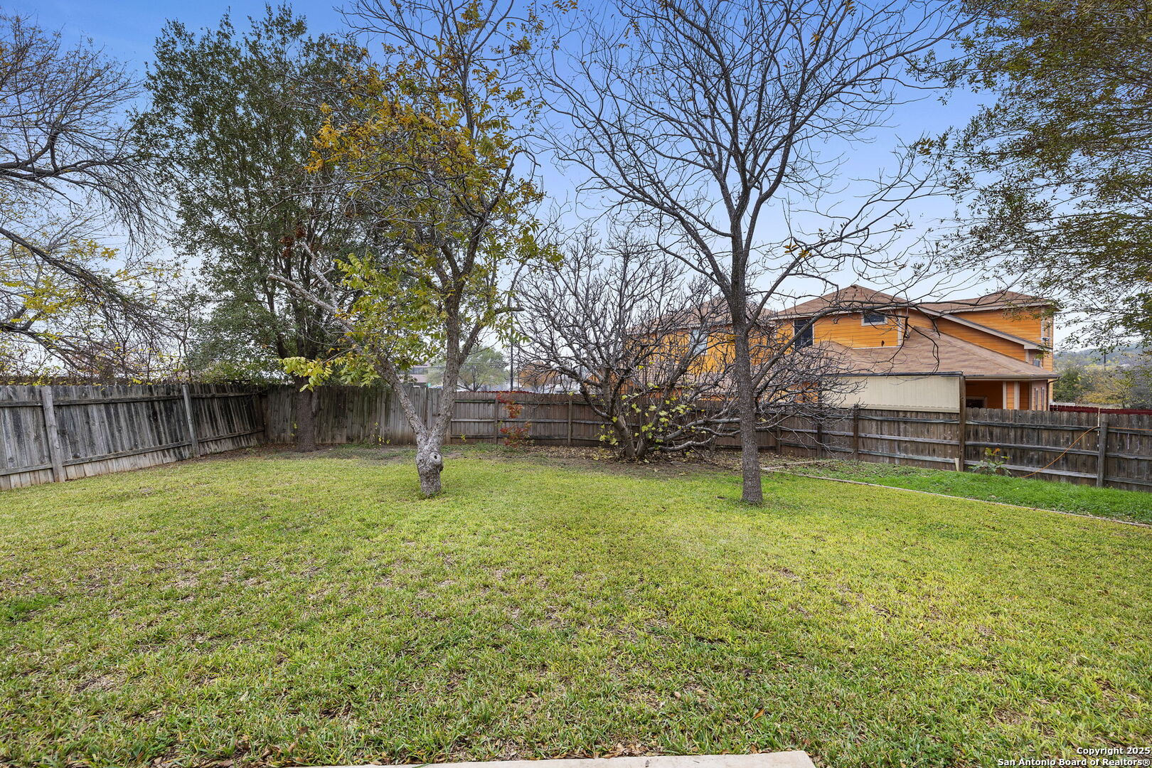 main property photo 28