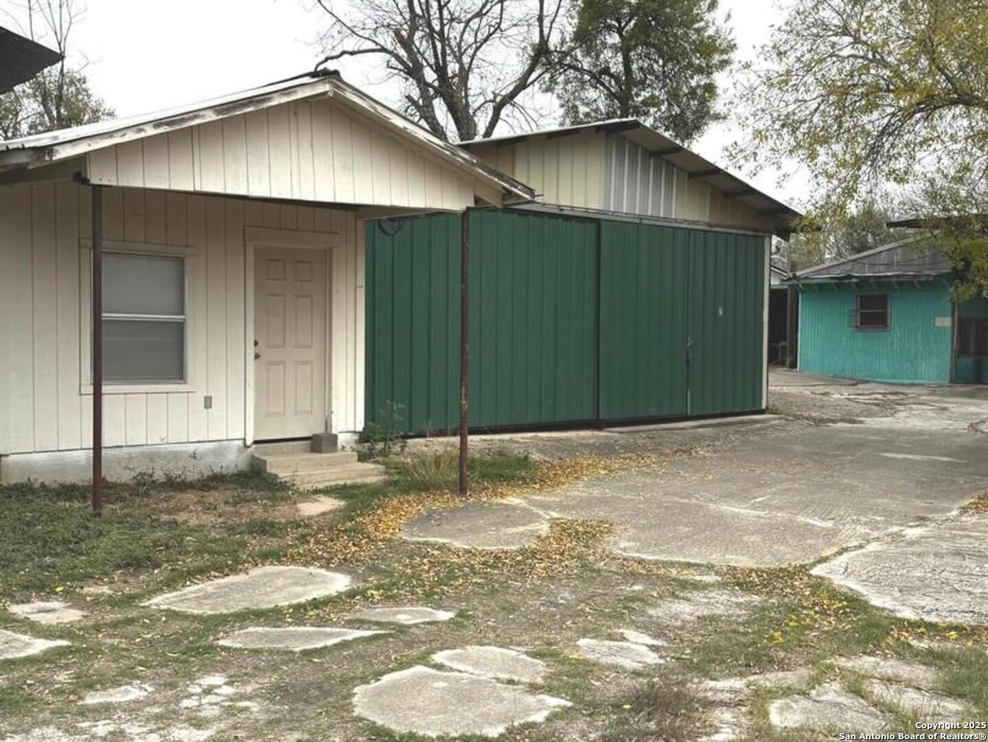 main property photo 4