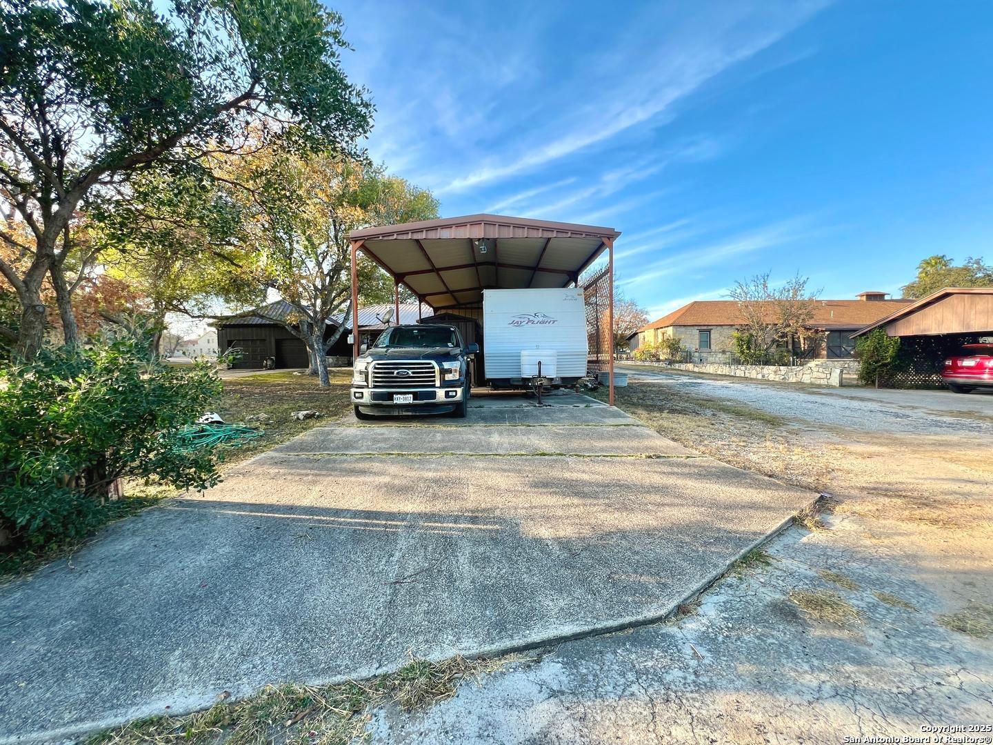 main property photo 27