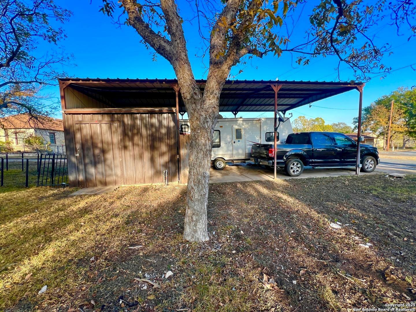 main property photo 29