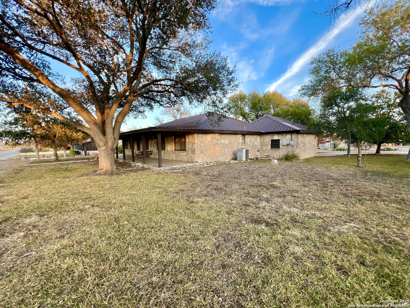 main property photo 45