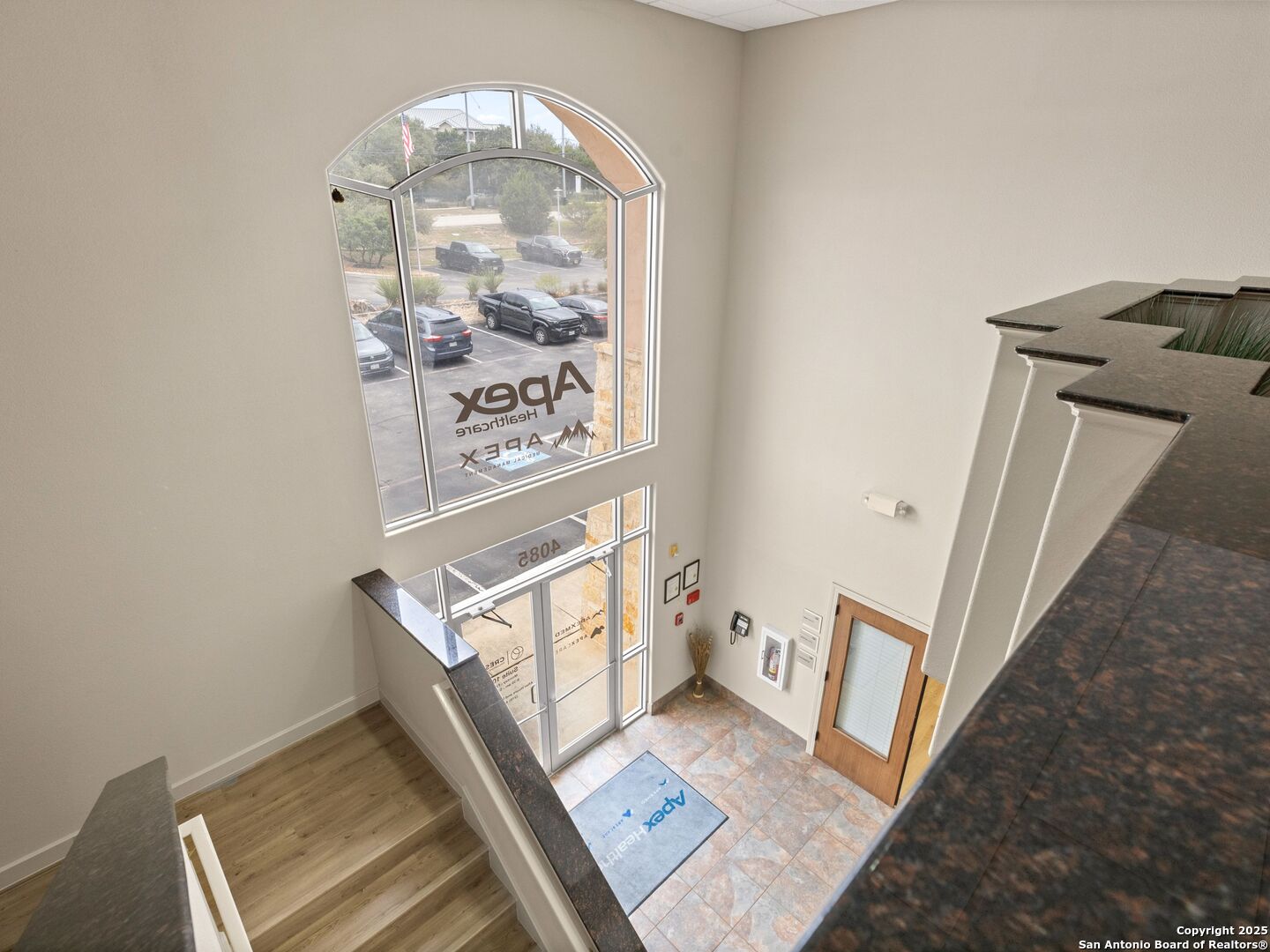main property photo 11