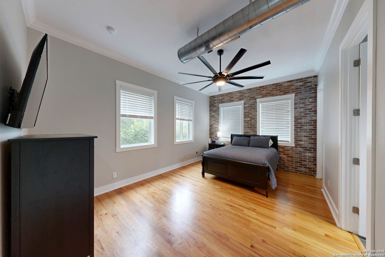 main property photo 37