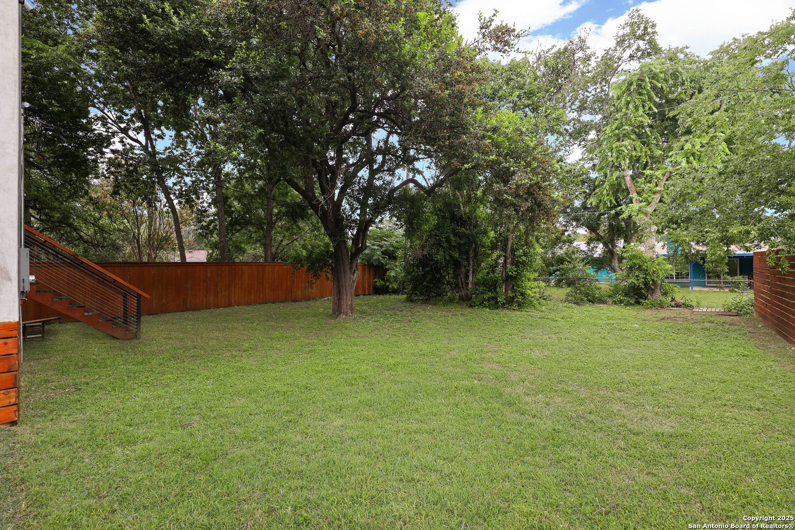 main property photo 40