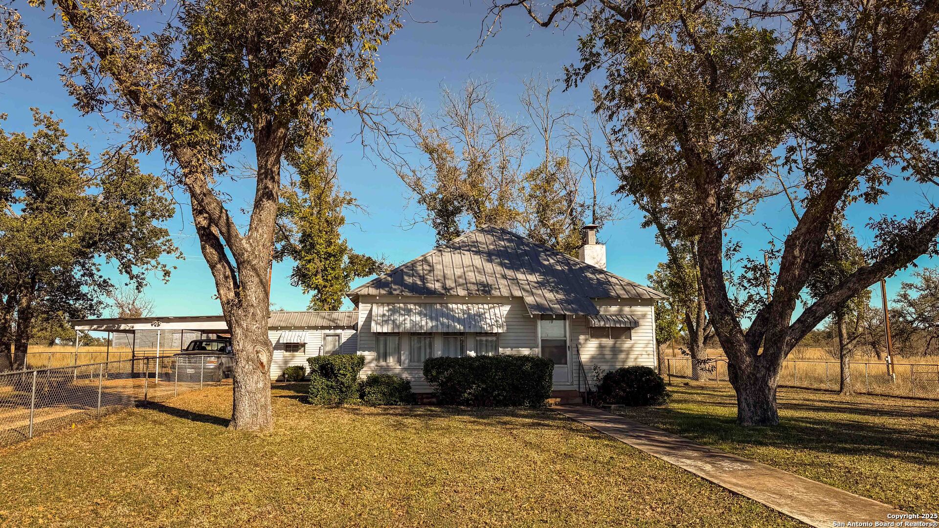 main property photo 18