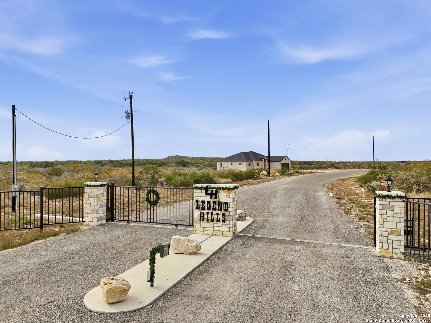 main property photo 40