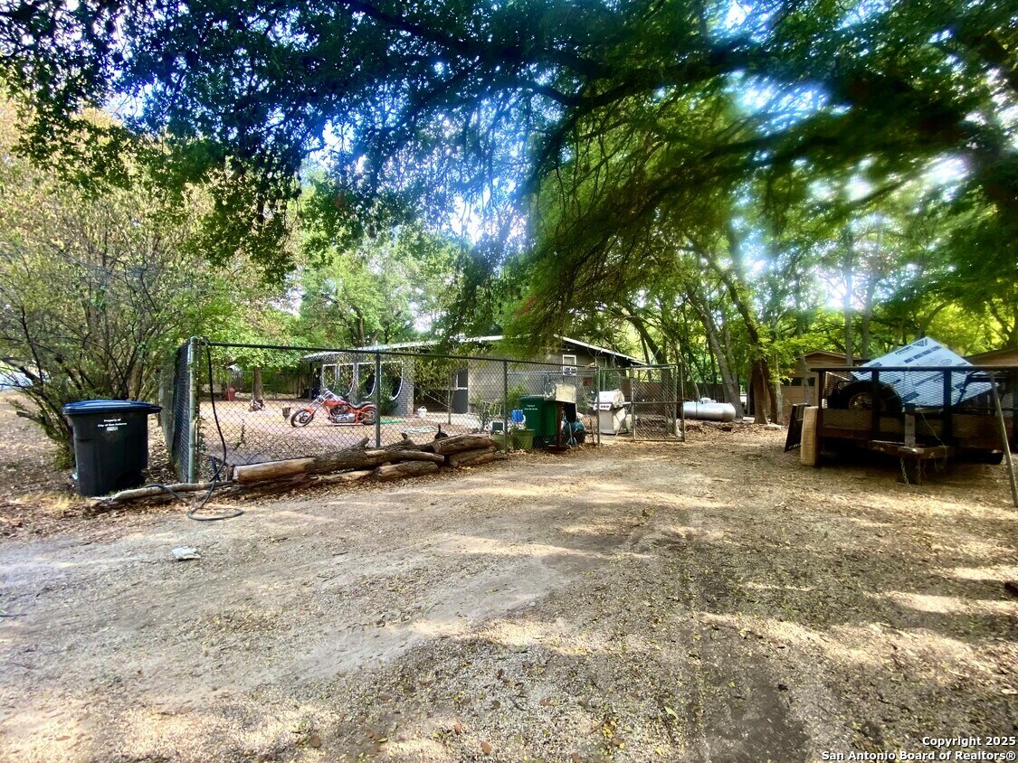 main property photo 7