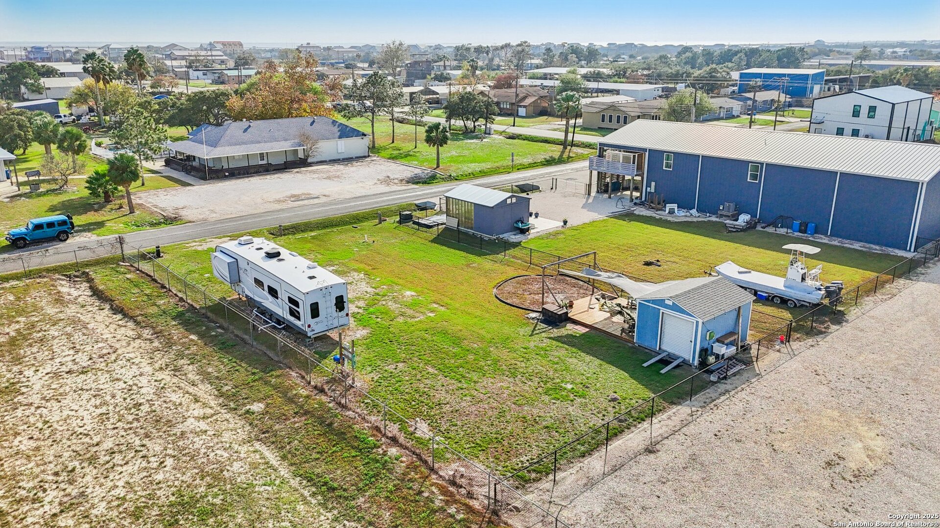 main property photo 17
