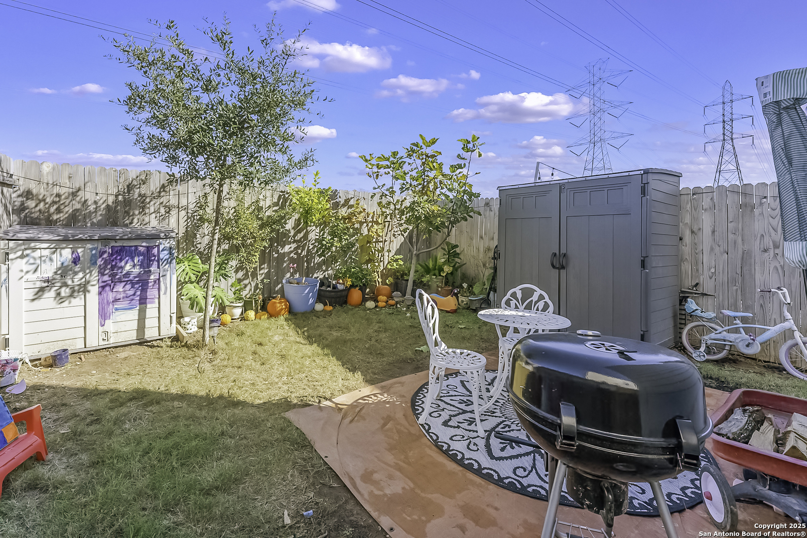 main property photo 12