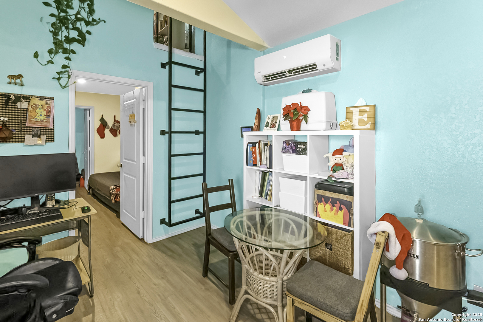 main property photo 9