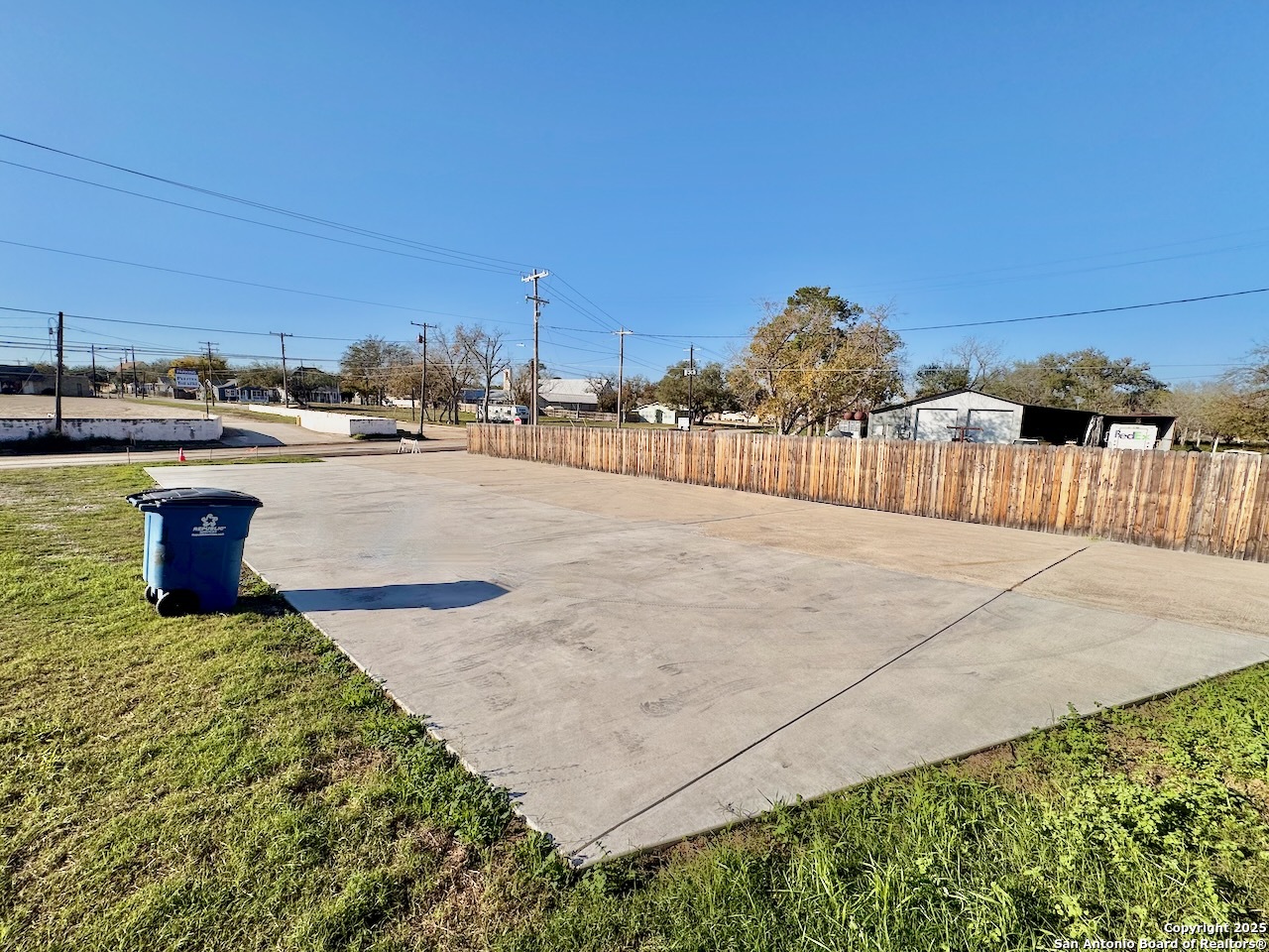 main property photo 10
