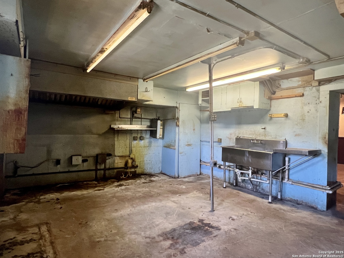 main property photo 7