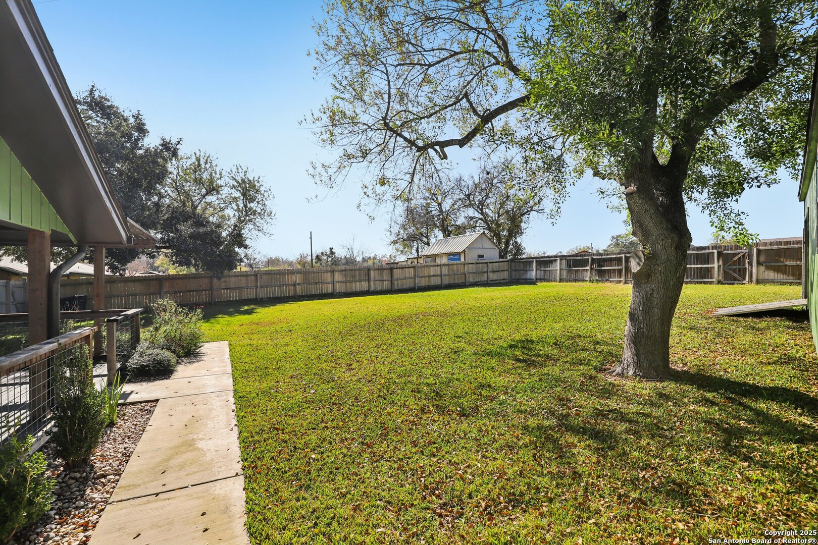 main property photo 35