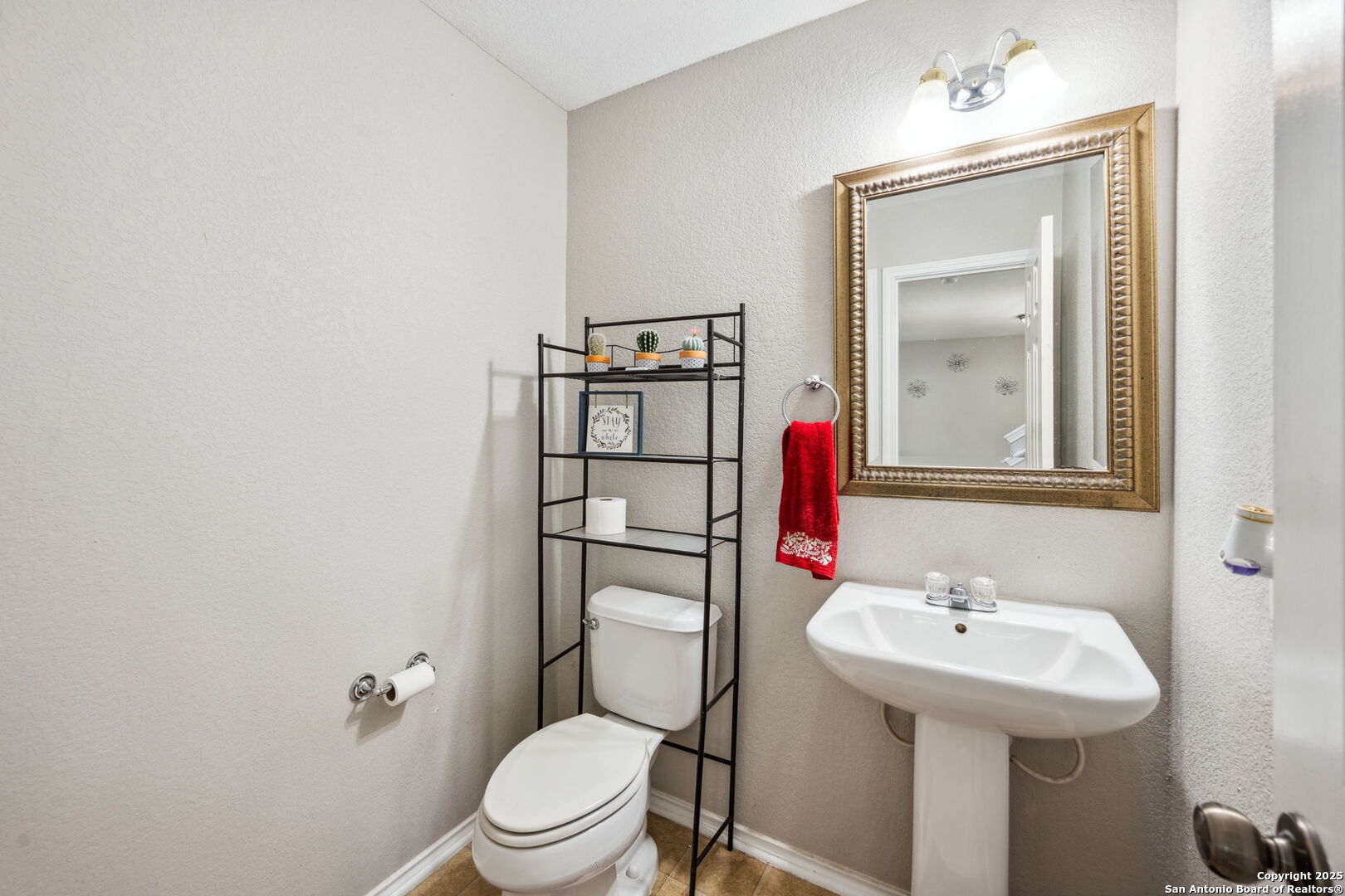 main property photo 16