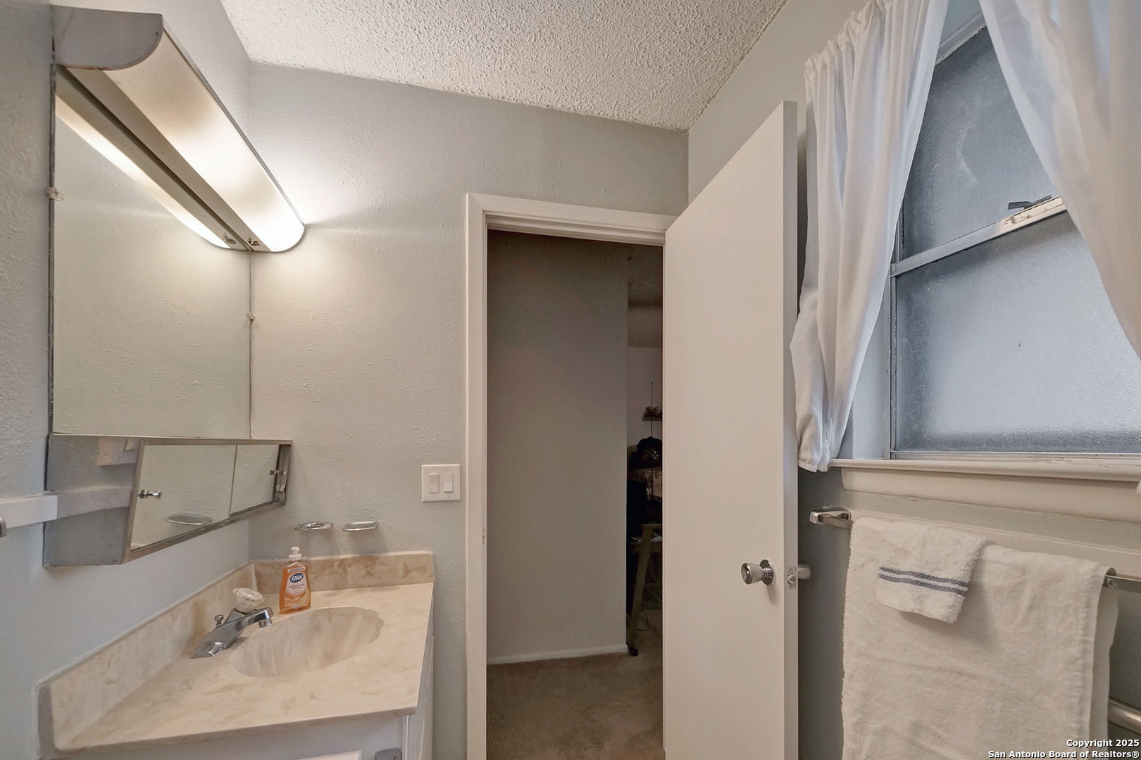 property viewer photo 16