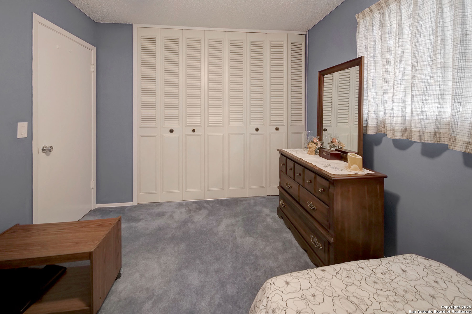 property viewer photo 18