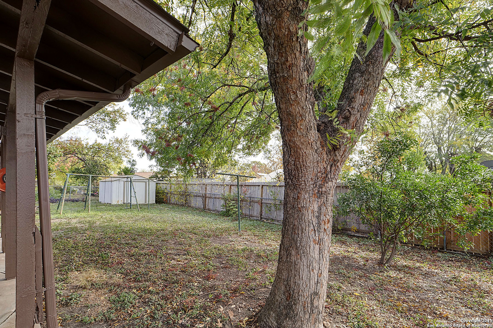 property viewer photo 35